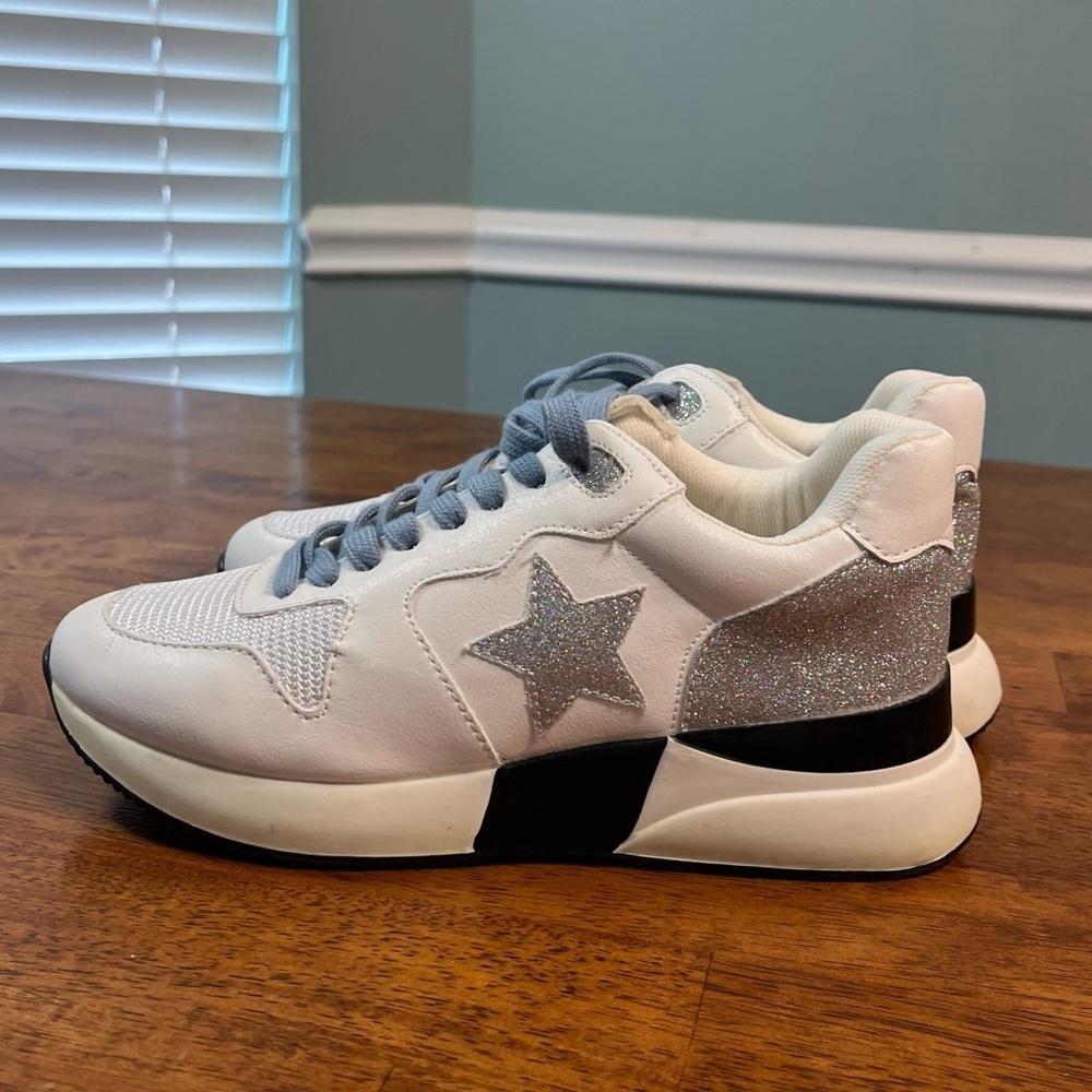 Women’s ShuShop Patricia white silver glitter black size 7